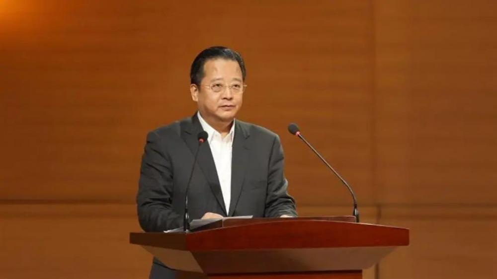 董親學，花費巨資意圖&ldquo;搭天線&rdquo;